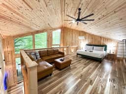 Hot Tub-EV Charger-Firepit-10 Minutes From Slade! - Holiday Home
