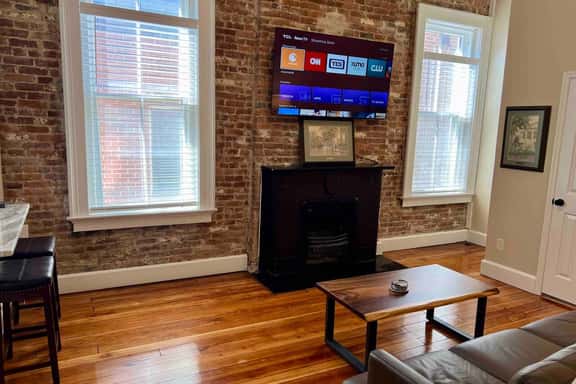 Historic Loft in Frankfort Entertainment District - Image 1